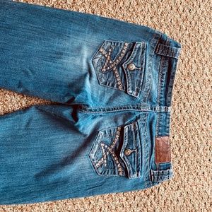 I am selling some nice bootcut jeans! Good Fit!